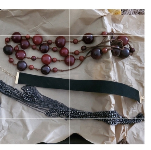 Fashion Necklaces - Picture 2 of 3